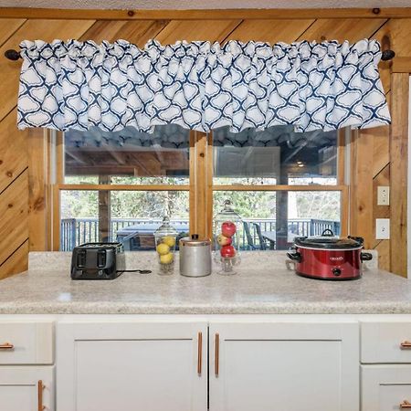 Wooded Bliss Hot Tub Single Level Cabin With No Steps Rocking Chairs And Wooded Views Pigeon Forge Exteriér fotografie